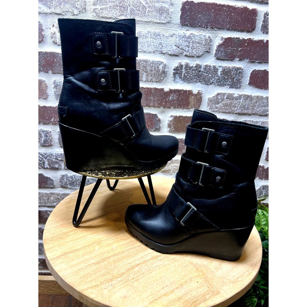 Sorel After Hours Wedge Ankle Boot Side Zip Black Leather VGC Women's Size 6